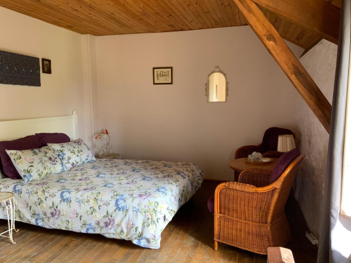 Domaine Les Teuilleres Bed & Breakfast Lacam-d'Ourcet ภายนอก รูปภาพ