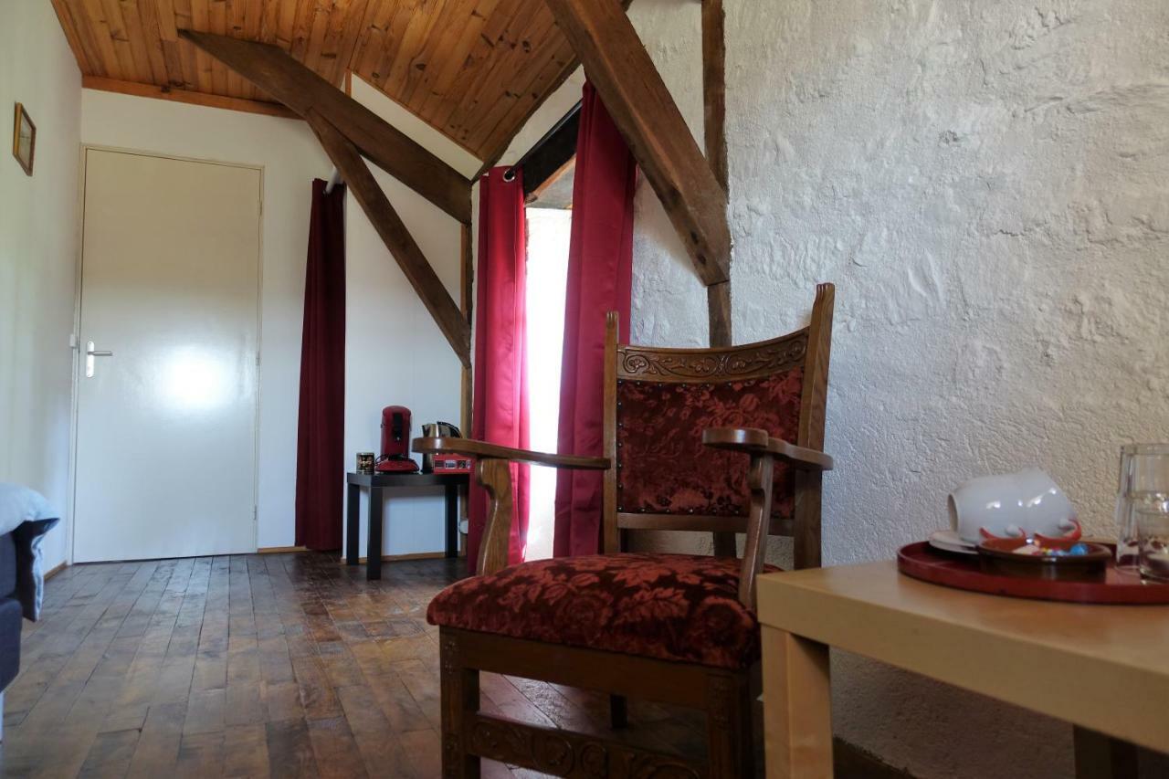 Domaine Les Teuilleres Bed & Breakfast Lacam-d'Ourcet ภายนอก รูปภาพ